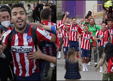 Jugadores del Atlético de Madrid celebran con aficiondos y desatan caos