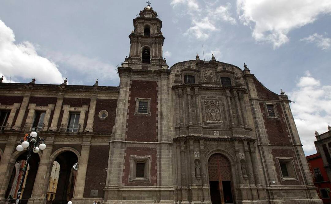 El Templo de Santo Domingo, en el Centro Histórico, fue uno de los inmuebles afectados. FOTO: Alejandro Acosta/EL UNIVERSAL.