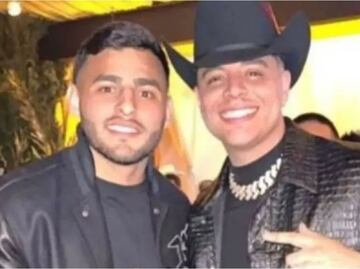 Alexis Vega 'sale' de fiesta con Eduin Caz de Grupo Firme en plena recuperación por su lesión