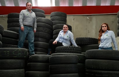 Crean mexicanos impermeabilizante con llantas usadas