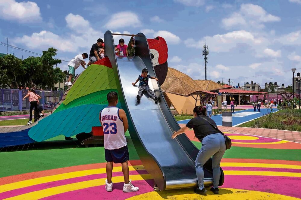 Los niños se divirtieron en el área de juegos monumentales Cocotzin y, de forma lúdica, conocieron la importancia del reciclaje y el cuidado del ambiente. Foto: Diego Simón / EL UNIVERSAL