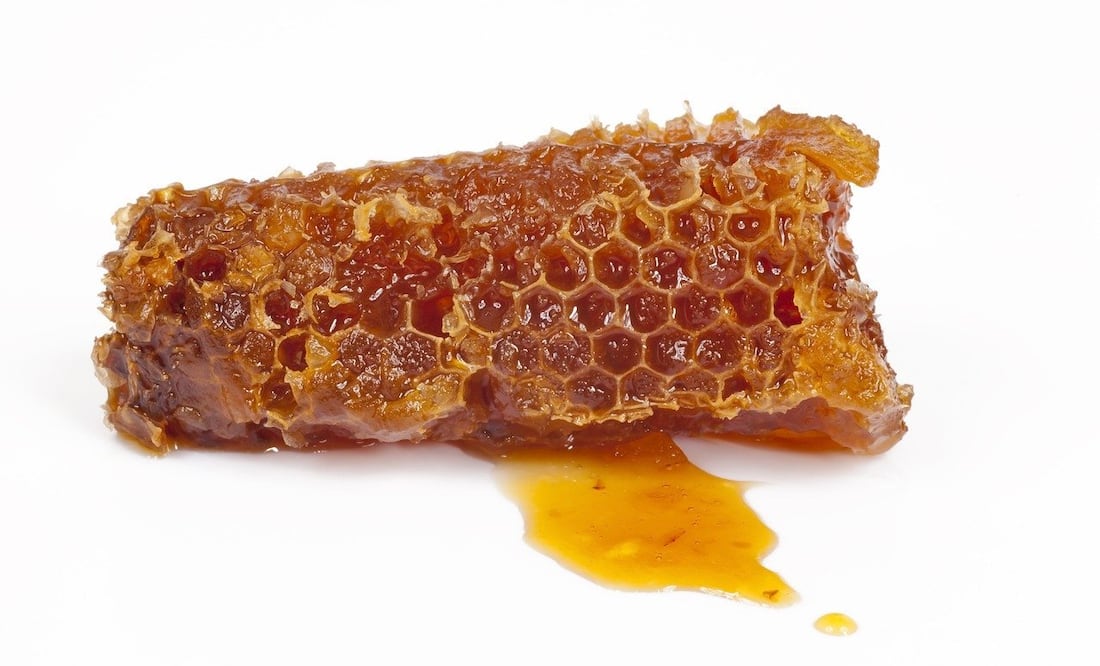 La miel puede contener pequeñas cantidades de propóleo / Foto: Pixabay