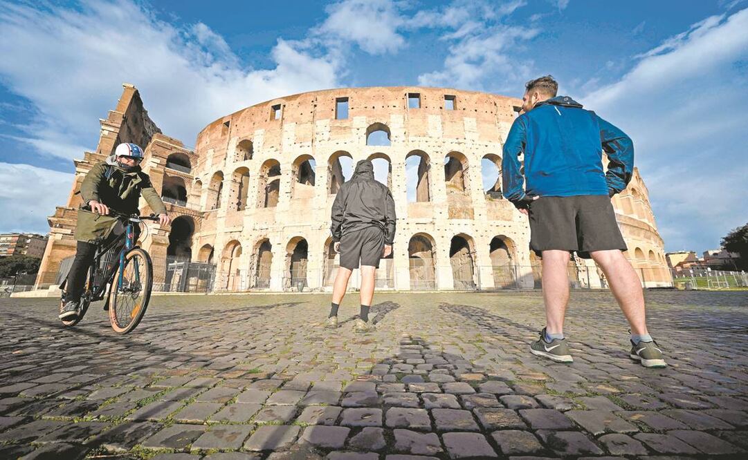 Italia anunció restricciones para gran parte del país, luego de un nuevo aumento en las infecciones por coronavirus. En la imagen, el Coliseo de Roma. Foto: Alberto Pizzoli. AFP
