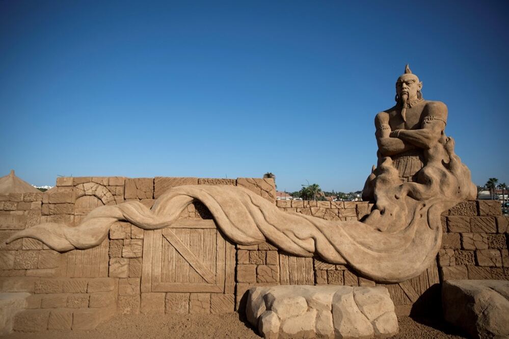 En el Festival se realizaron 15 esculturas de arena con temáticas de cuentos clásicos como Aladdín y otros / Foto: EFE