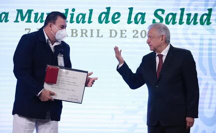 Trabajadores del sector salud han arriesgado sus vidas por salvar otras ante Covid-19: AMLO