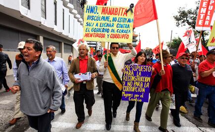 Marcha por Día del Trabajo en Ecuador honra a víctimas del terremoto