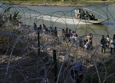 Texas apela fallo que permite al gobierno de Biden cortar alambre de púas en la frontera con México