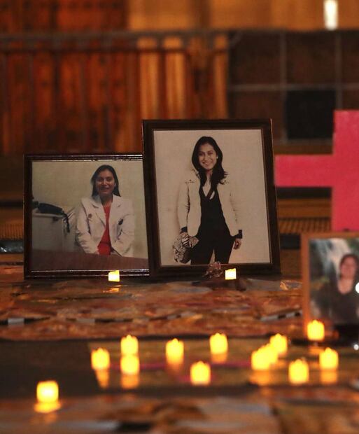 Previo al 25N realizan velada contra feminicidios frente a Palacio Nacional. Foto: Francisco Rodríguez/ EL UNIVERSAL