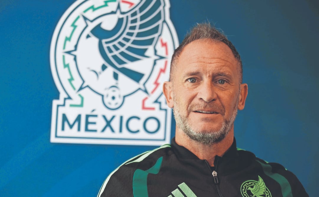 El director de Selecciones Menores ya piensa en los que nutrirán al Tricolor rumbo a 2030. Foto: Diego Simón/ EL UNIVERSAL