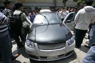 Politécnicos desarrollan sistema para mejorar rendimiento de automóvil