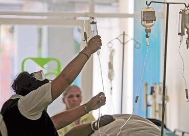 Mexico shuts down urban clinics