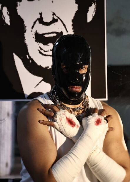 Conferencia y retratos de prensa del pintor Fabián Cháirez, sobre la censura que está viviendo. Fotos: Berenice Fregoso/EL UNIVERSAL.