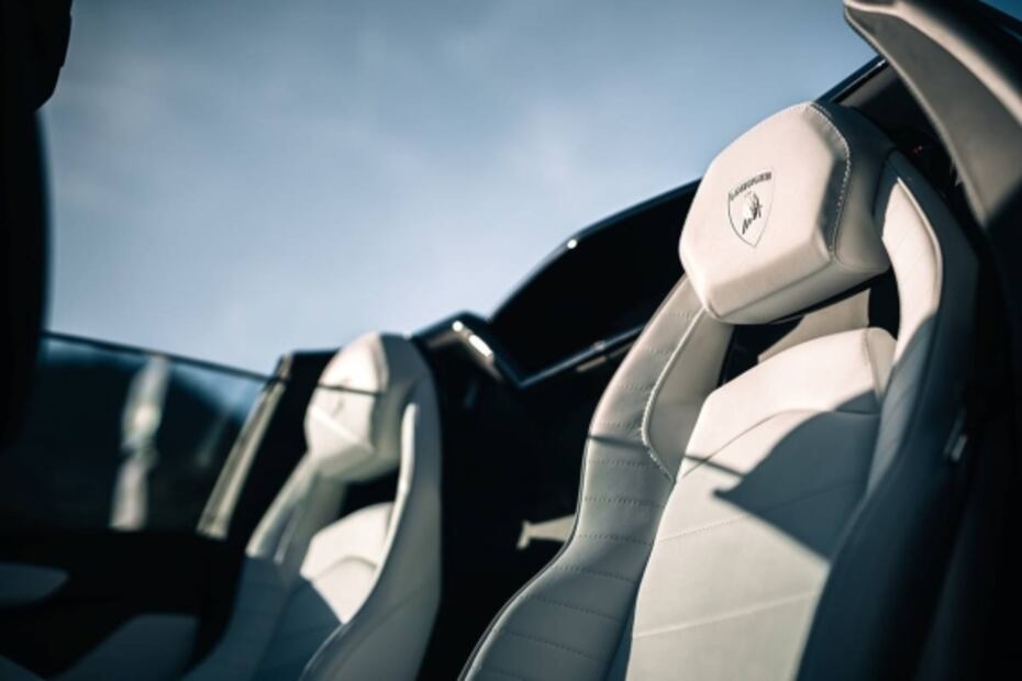 El Lamborghini Aventador Ultimae Roadster, un homenaje al Miura Roadster