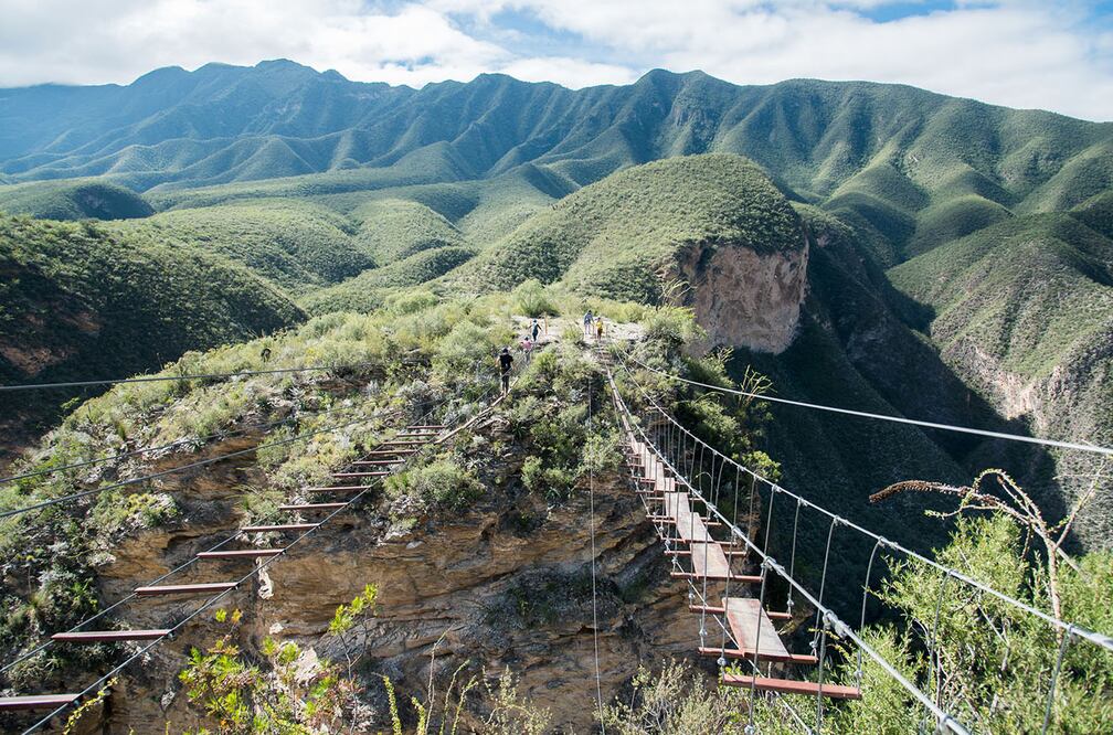 En el lugar encontrarás dos puentes colgantes que te darán vistas majestuosas. (Foto: CORTESÍA QUERÉTARO TRAVEL)