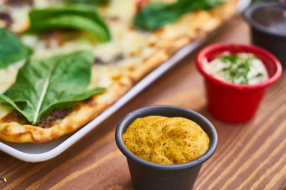 Puedes incluir mostaza en diversos platillos para darles un toque especial /Crédito: Pixabay 