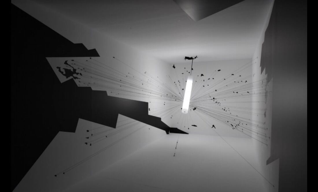 Reconstrucción a gran escala de la habitación en que se produjo la explosión de dron, Miranshah, 2012. Reconstrucción con ocasión de la Bienal de Arquitectura de Venecia de 2016, Forensic Architecture. Foto: Miquel Coll vía MUAC