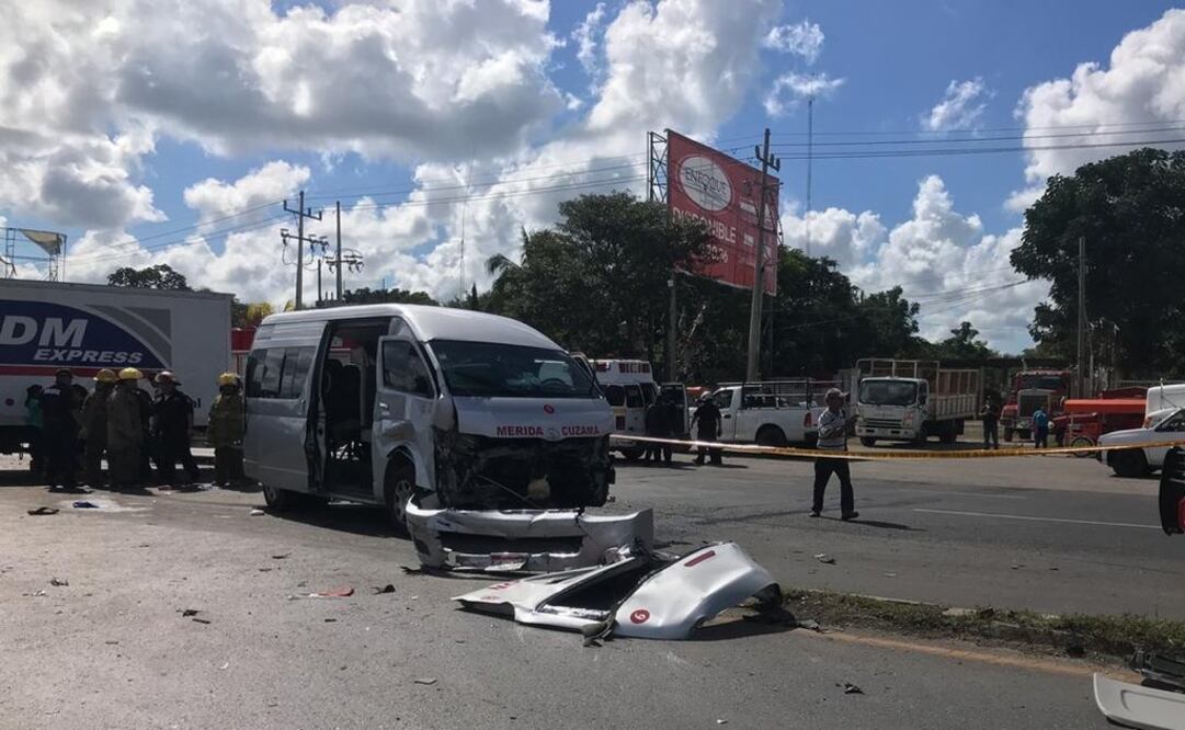 Después del golpe, ambas unidades quedaron dañadas completamente. Foto: Cuauhtémoc Moreno Cabrera / EL UNIVERSAL
