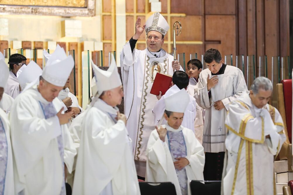 Franco Coppola, nuncio apostólico, visitó la Basílica de Guadalupe con motivo de la inauguración de la 102 Asamblea Plenaria de la CEM, donde ofició misa (GERMÁN ESPINOSA. EL UNIVERSAL)