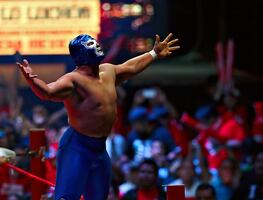 Blue Demon Jr., leyenda de la lucha libre mexicana sufre accidente automovilístico y se encuentra en terapia intensiva
