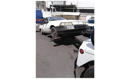 En 48 horas retiran 94 autos chatarra en calles de la Miguel Hidalgo