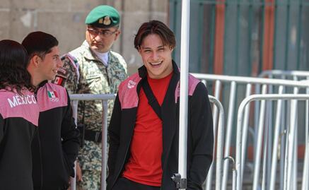 Sheinbaum recibe a clavadistas mexicanos tras participación en Singapur; felicita a Osmar Olvera por medalla de oro