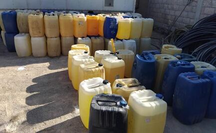 Aseguran vehículos, presunta droga y contenedores para transportar hidrocarburos en Hidalgo; hay dos detenidos