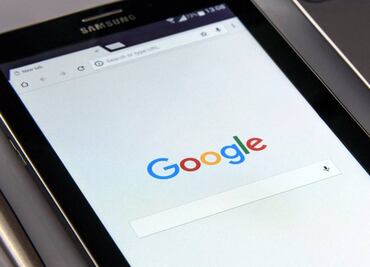 Google bloquea acceso a sitios de noticias en Canadá por ley que exige pagar a medios