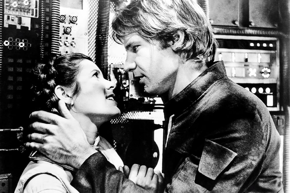 Igual que en la galaxia muy lejana, en la realidad, Carrie Fisher y Harrison Ford vivieron un romance (ARCHIVO EL UNIVERSAL)