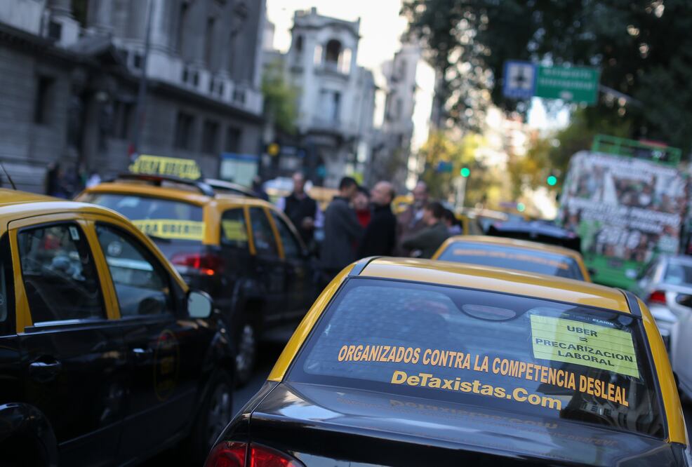 Buenos Aires colapsa por protesta contra Uber