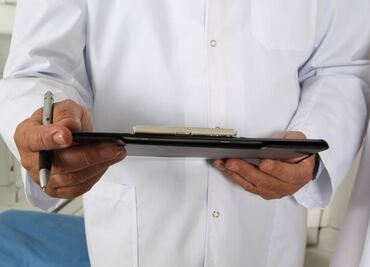 Si eres hombre y tienes +50 es importante que elimines estos hábitos para prevenir el cáncer de próstata