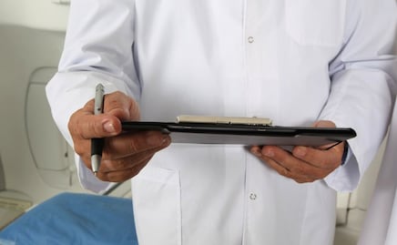 Si eres hombre y tienes +50 es importante que elimines estos hábitos para prevenir el cáncer de próstata