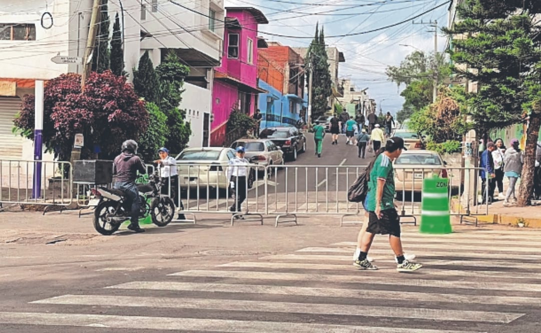 En la colonia Pedregal de Santa Úrsula unas calles se habilitaron únicamente para el paso peatonal. Foto: Arantxa Meave