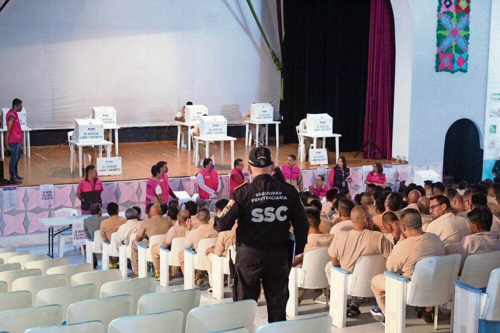 Los 171 reos tuvieron la oportunidad de elegir al próximo presidente del país y al jefe de Gobierno, entre otros cargos. Foto: Francisco Rodríguez El Universal