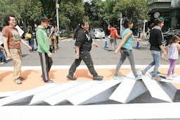 Diputada del PRI impulsa iniciativa para la continuidad peatonal; banquetas se han convertido en barrera para la movilidad, dice