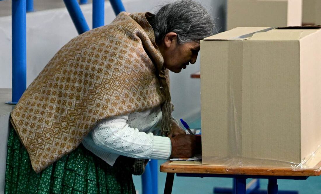 Comienza jornada de elecciones en Bolivia; más de 7 millones votan por presidente, vicepresidente y parlamento | El Universal