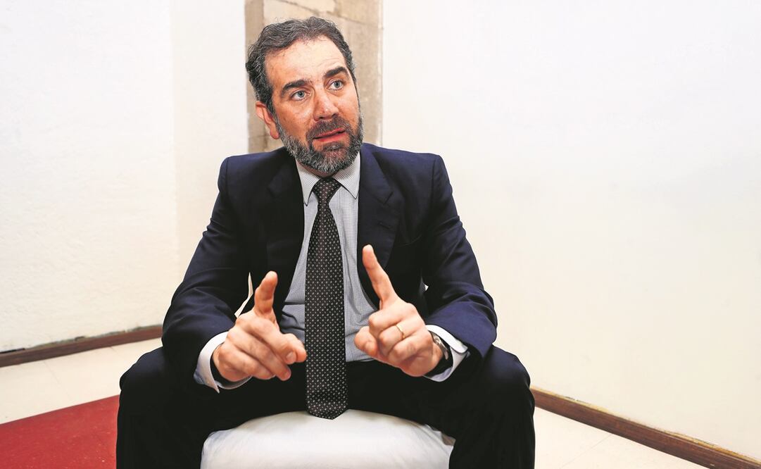 Lorenzo Córdova alertó sobre los ataques que buscan minar la autonomía de los organismos electorales. Foto: Archivo. El Universal
