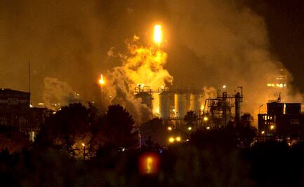 Reportan enorme explosión en zona industrial de Tarragona, España