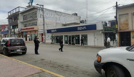 Intentan robar banco con explosivo falso y ocho rehenes en Veracruz