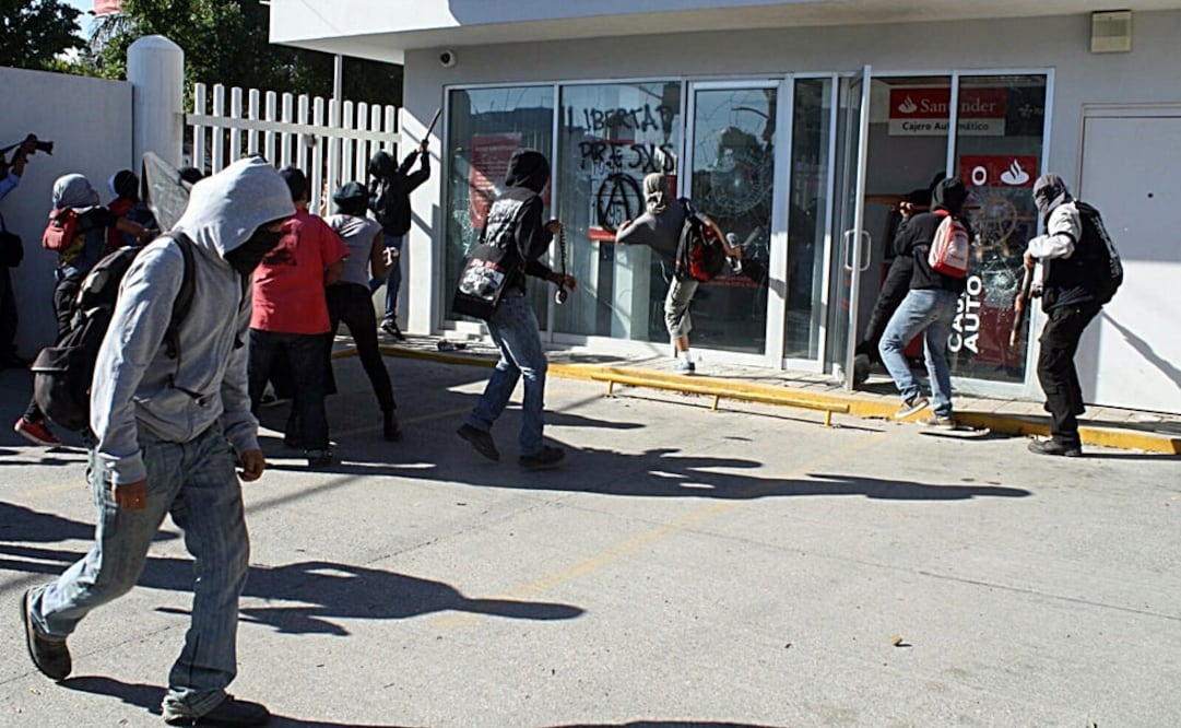 En Oaxaca, fueron atacados instituciones bancarias y edificios comerciales y públicos./Agencia Quadratín