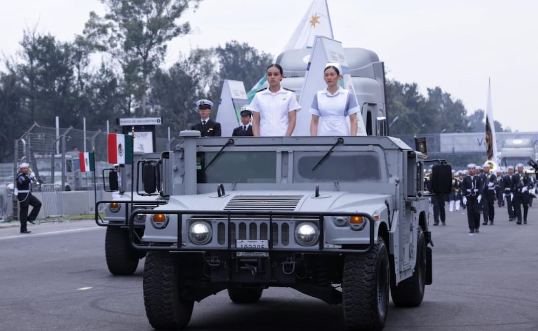 Práctica del contingente de la Secretaría de Marina (Semar) para su participación en el desfile del 16 de septiembre, en el Autódromo Hermanos Rodríguez. Foto: Fernanda Rojas / EL UNIVERSAL