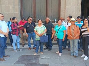 AMLO se reúne con maestros de la CNTE para revisar pliego petitorio y levantar plantón del Zócalo