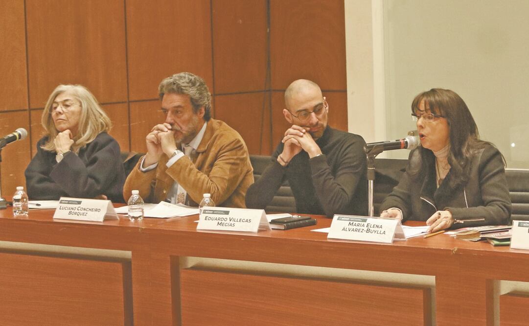 Carmen de la Peza, directora adjunta del Conacyt; Luciano Concheiro, subsecretario de Educación Superior; Eduardo Villegas, titular de la Coordinación de Memoria Histórica; y María Elena Álvarez-Buylla, directora del Conacyt. Foto: CARLOS MEJÍA