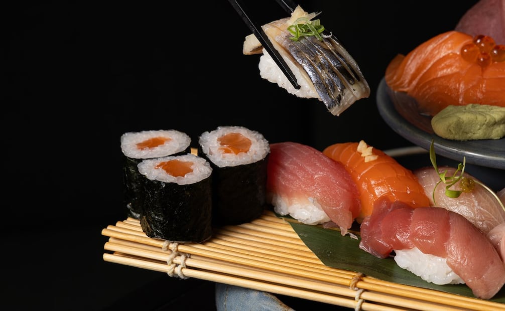 El Nigiri Omakase de Tori ofrece piezas con salmón, hamachi, huachinango, atún y más. Foto: Cortesía Tori