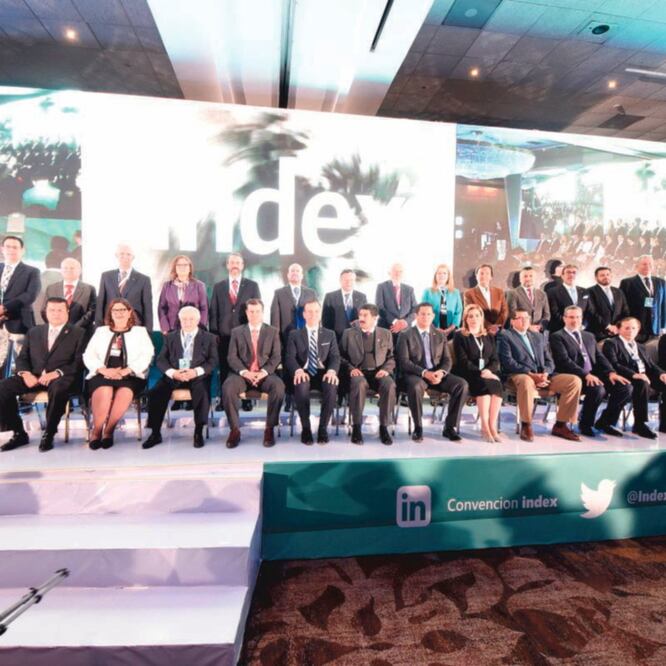 Representantes del gobierno y la industria exportadora durante la inauguración de la 45 Convención Nacional del Index. (CORTESÍA)