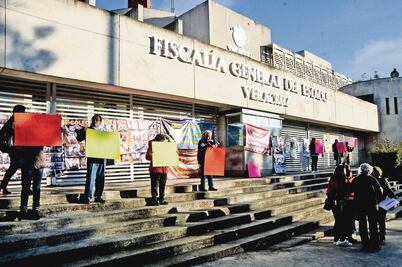 Colectivos de desaparecidos toman fiscalías en Veracruz