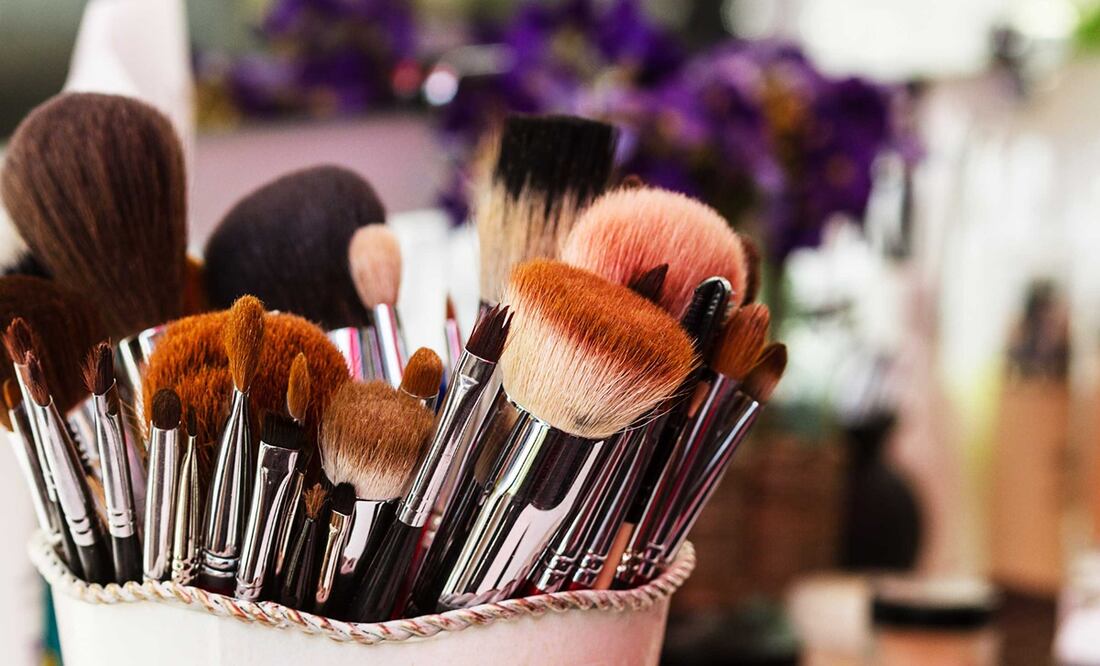Las brochas de maquillaje necesitas ciertos cuidados, como lavarlas adecuadamente. FOTOS ISTOCKPHOTO