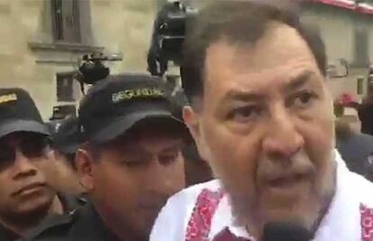 Niegan acceso a Fernández Noroña a Palacio Nacional; se confronta con el EMP