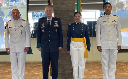 Primera mujer naval mexicana se gradúa de la Fuerza Aérea de Estados Unidos 
