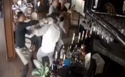 Mesero enfrenta a delincuente y frustra asalto en restaurante de Jalisco