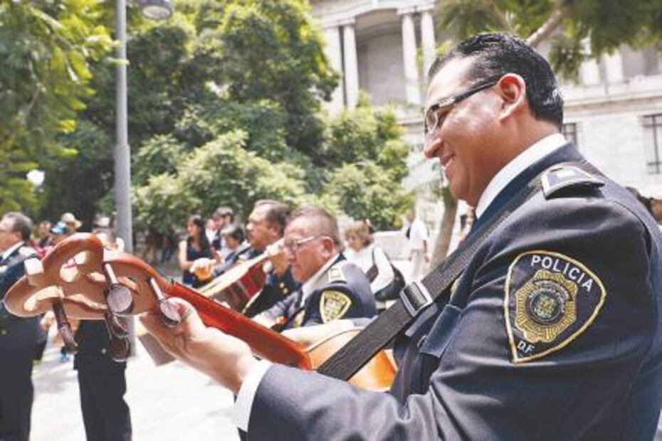 Tenientes de Anáhuac. Los policías cantores de la Ciudad